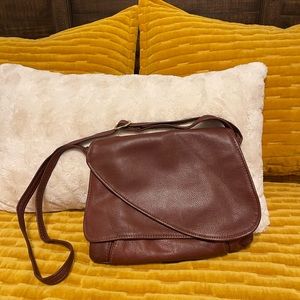Leather shoulder bag
